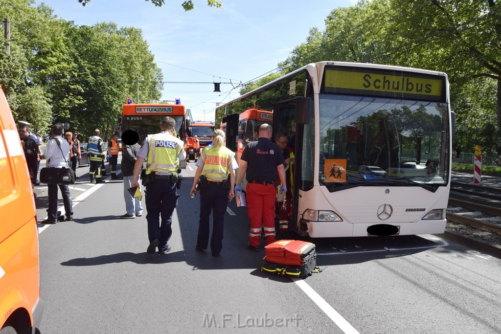 VU Schulbus Taxi Severinsbruecke Rich Innenstadt P12.JPG - Miklos Laubert